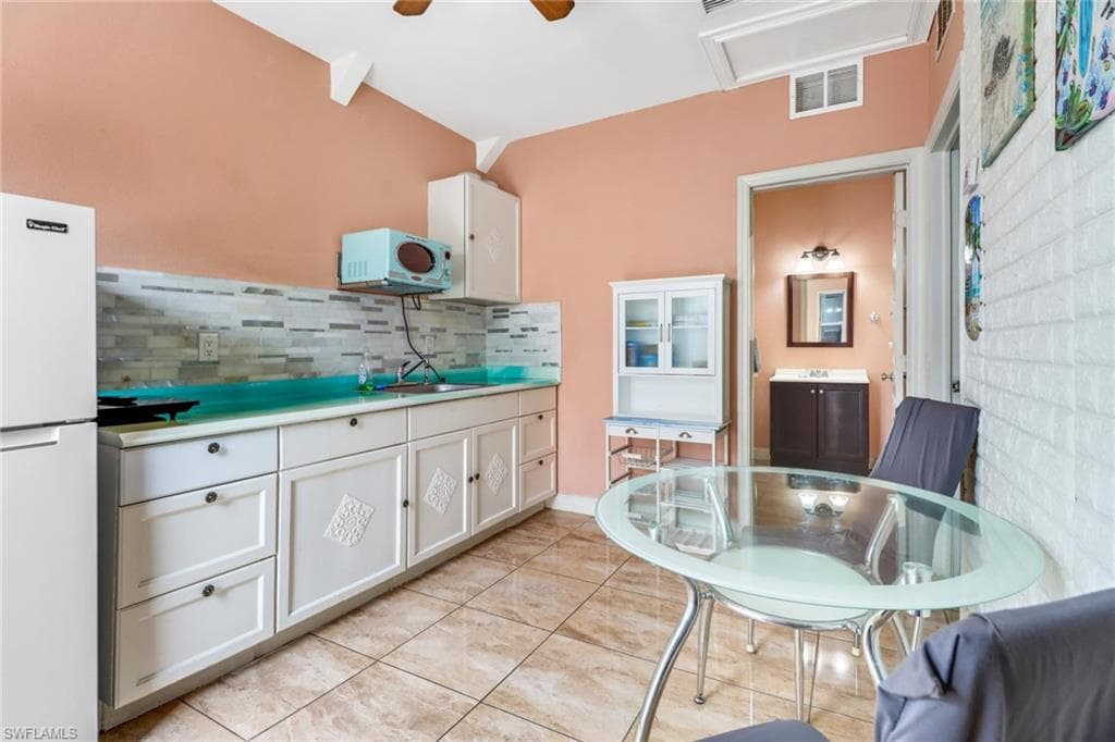 4617 Lombardy Ln, Naples, FL 34112-17
