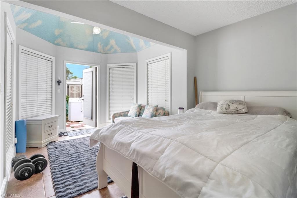 4617 Lombardy Ln, Naples, FL 34112-22