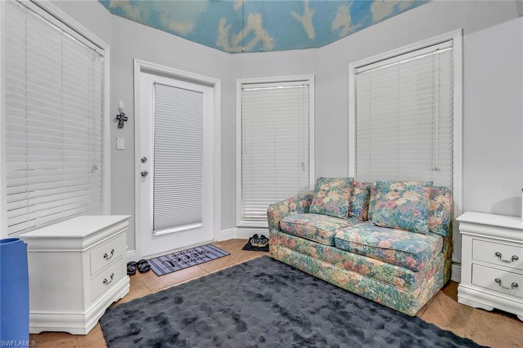 4617 Lombardy Ln, Naples, FL 34112-23