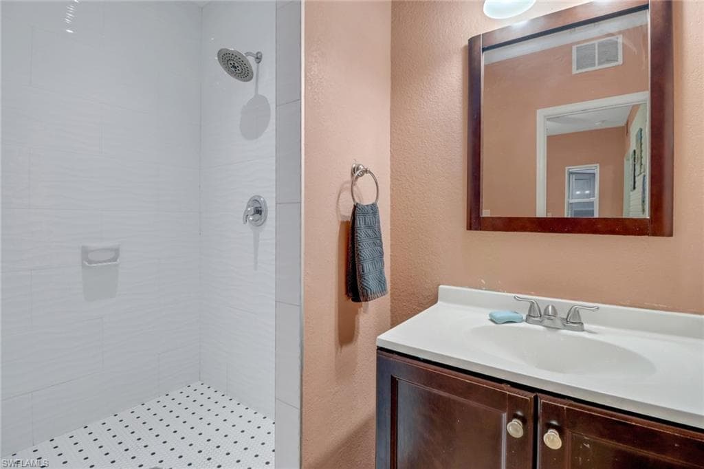 4617 Lombardy Ln, Naples, FL 34112-27