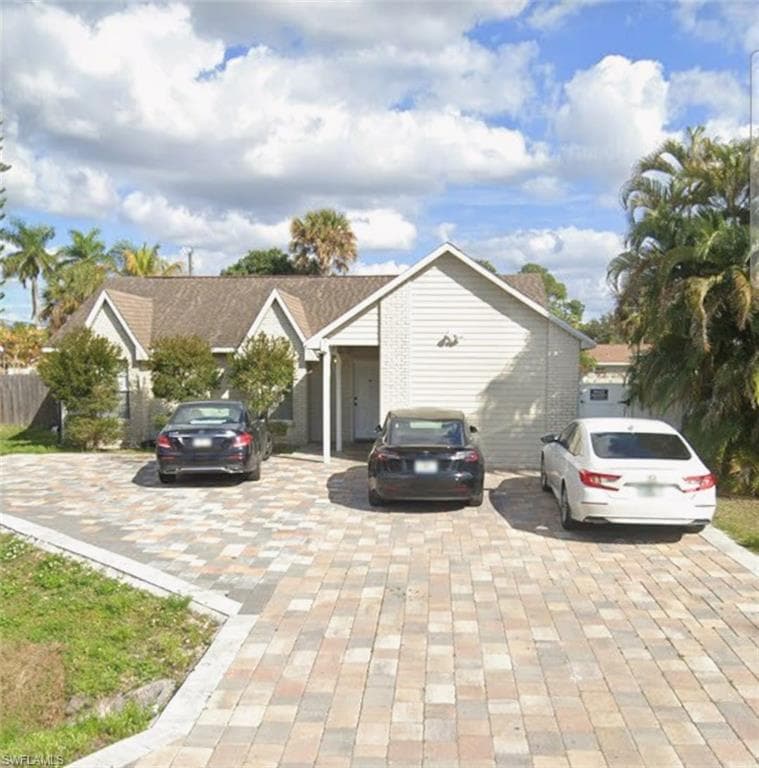4617 Lombardy Ln, Naples, FL 34112-33