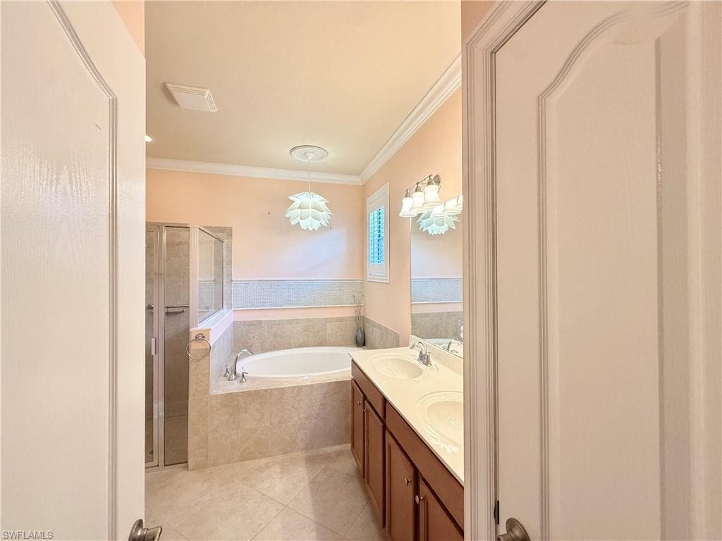 3662 Treasure Cove Ct, Naples, FL 34114-17