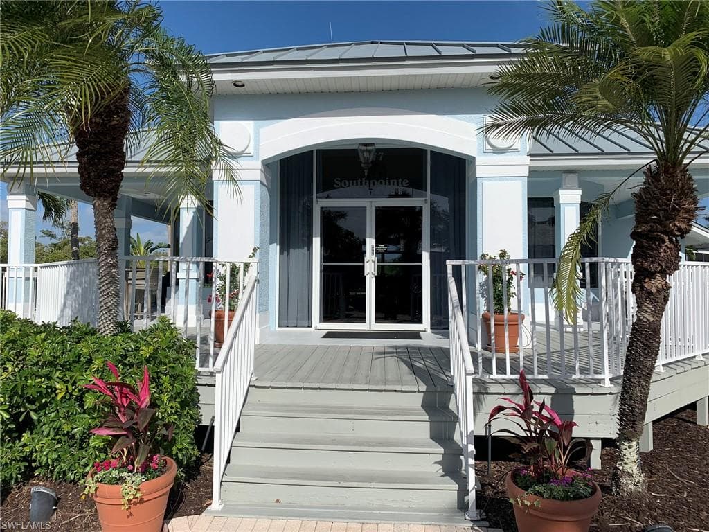 1777 Gulfstar Dr S, Naples, FL 34112-6