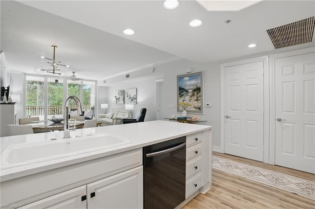 2728 Tiburon Blvd E A104, Naples, FL 34109-14