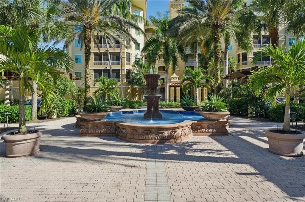 2728 Tiburon Blvd E A104, Naples, FL 34109-25