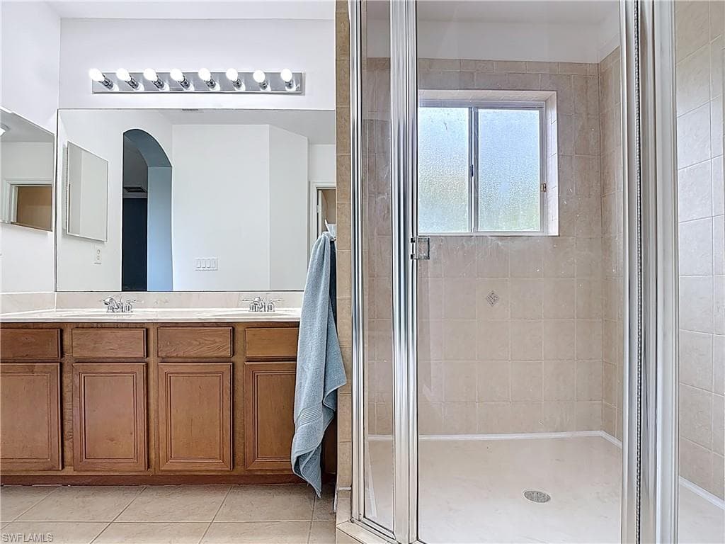 10013 Chiana Cir, Fort Myers, FL 33905-14