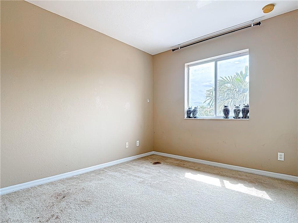 10013 Chiana Cir, Fort Myers, FL 33905-17