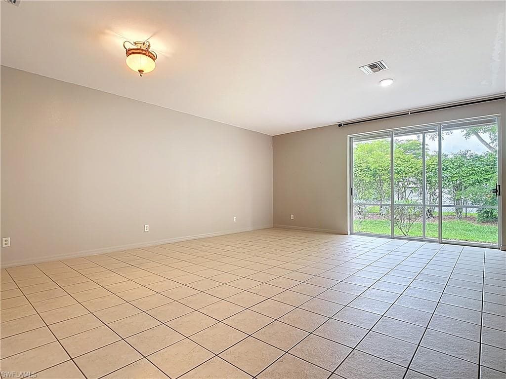 10013 Chiana Cir, Fort Myers, FL 33905-5