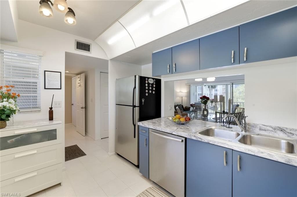 129 Collier Blvd B-206, Marco Island, FL 34145-15