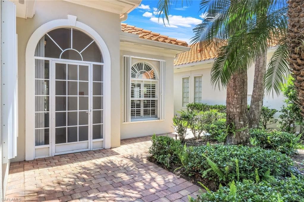 3774 Whidbey Way, Naples, FL 34119-8
