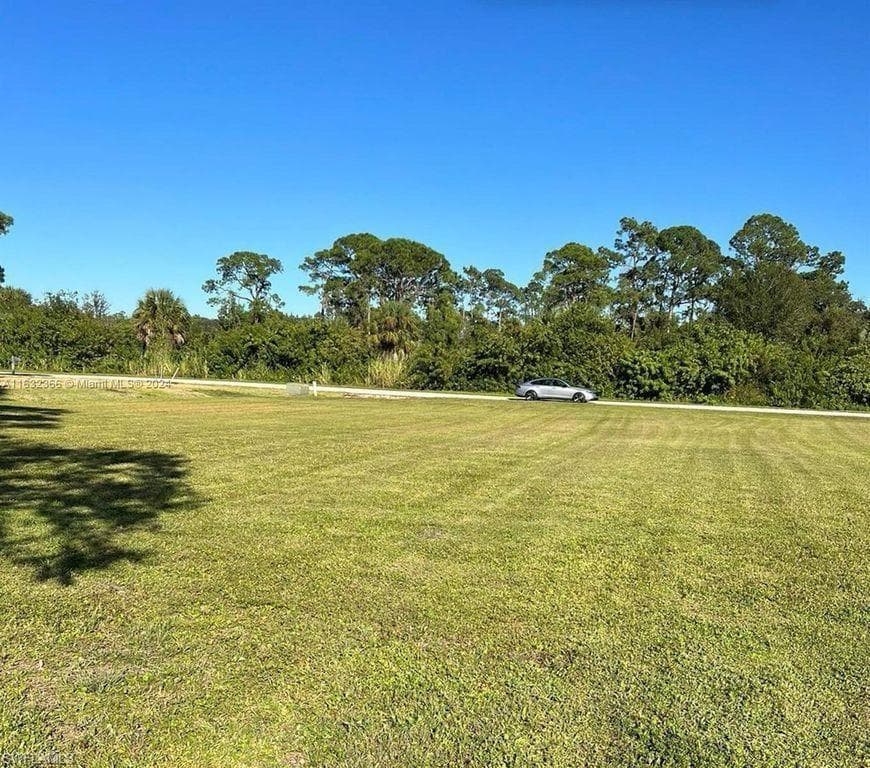 17060 Serengeti Cir, Alva, FL 33920-2