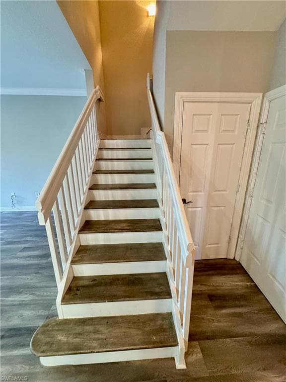 7614 Bristol Cir, Naples, FL 34120-12