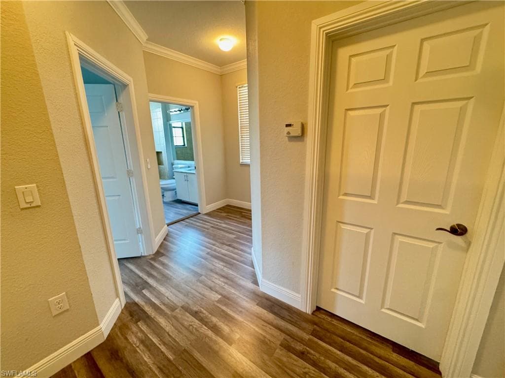 7614 Bristol Cir, Naples, FL 34120-16