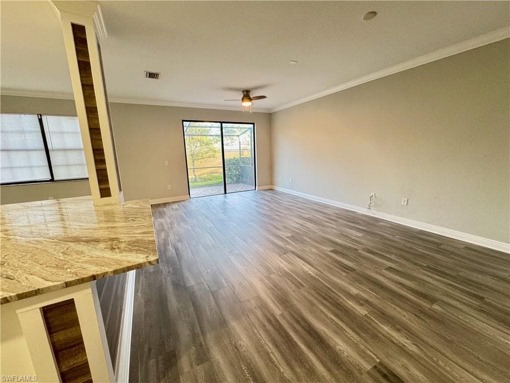 7614 Bristol Cir, Naples, FL 34120-4
