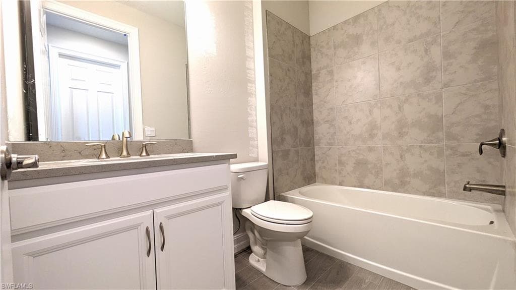 986 Enbrook Loop, Naples, FL 34114-20