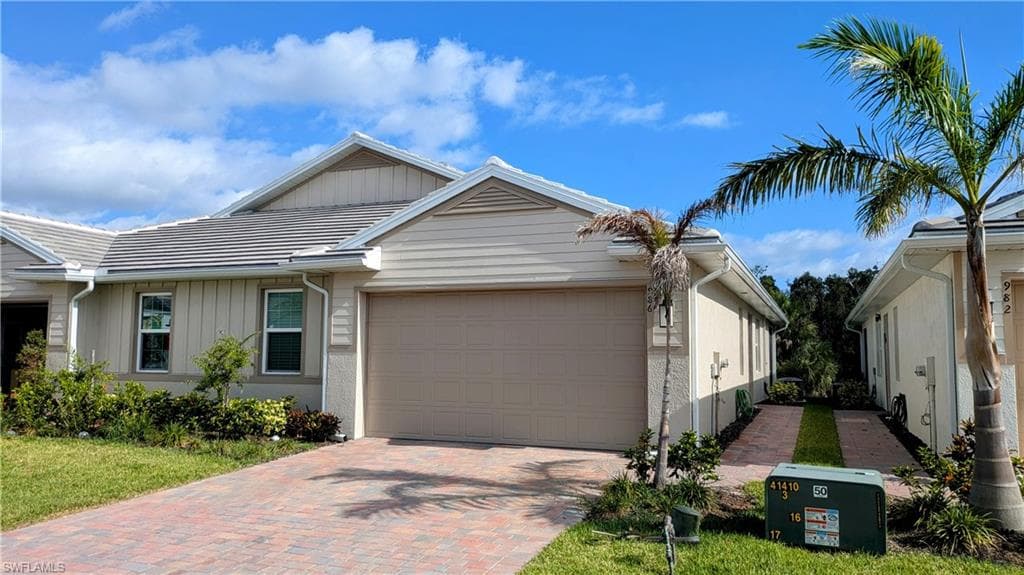 986 Enbrook Loop, Naples, FL 34114-28