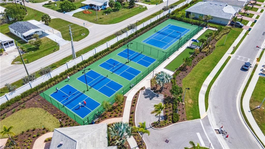 986 Enbrook Loop, Naples, FL 34114-32