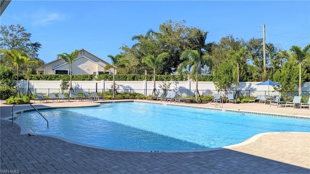 986 Enbrook Loop, Naples, FL 34114-37
