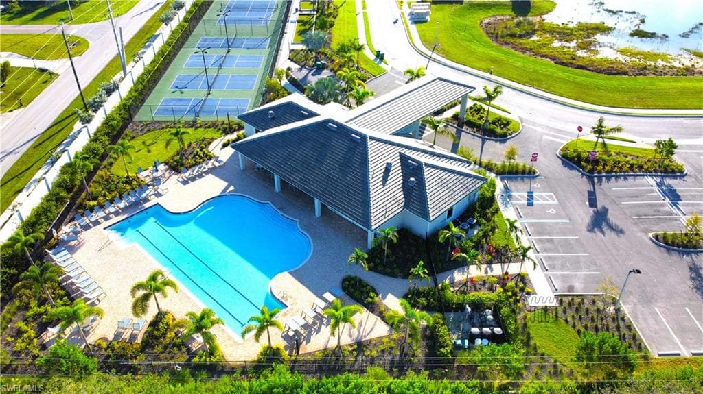 986 Enbrook Loop, Naples, FL 34114-3