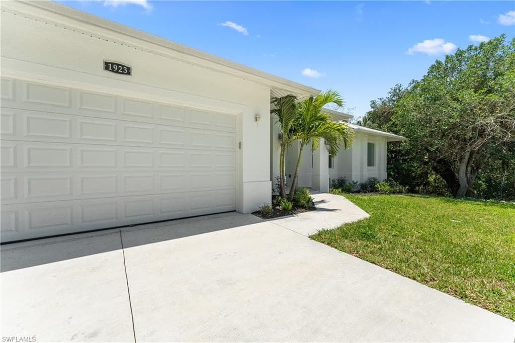 1923 Sheffield Ave, Marco Island, FL 34145-9