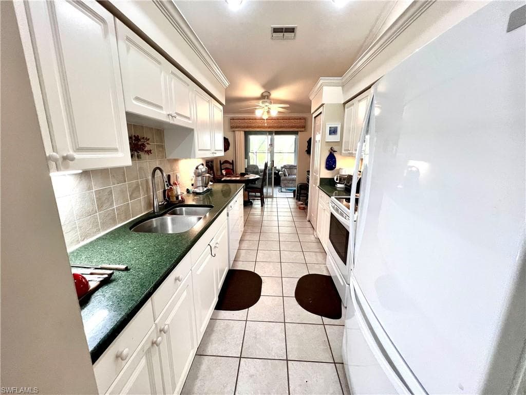720 1st St NW, Naples, FL 34120-12