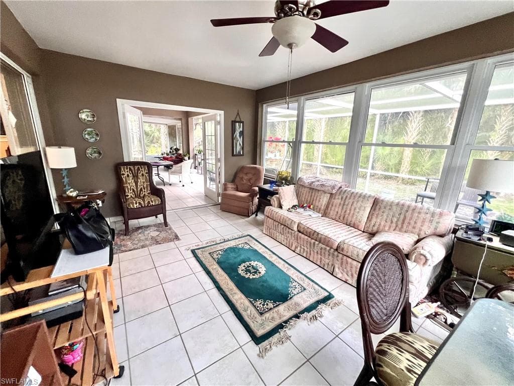720 1st St NW, Naples, FL 34120-13