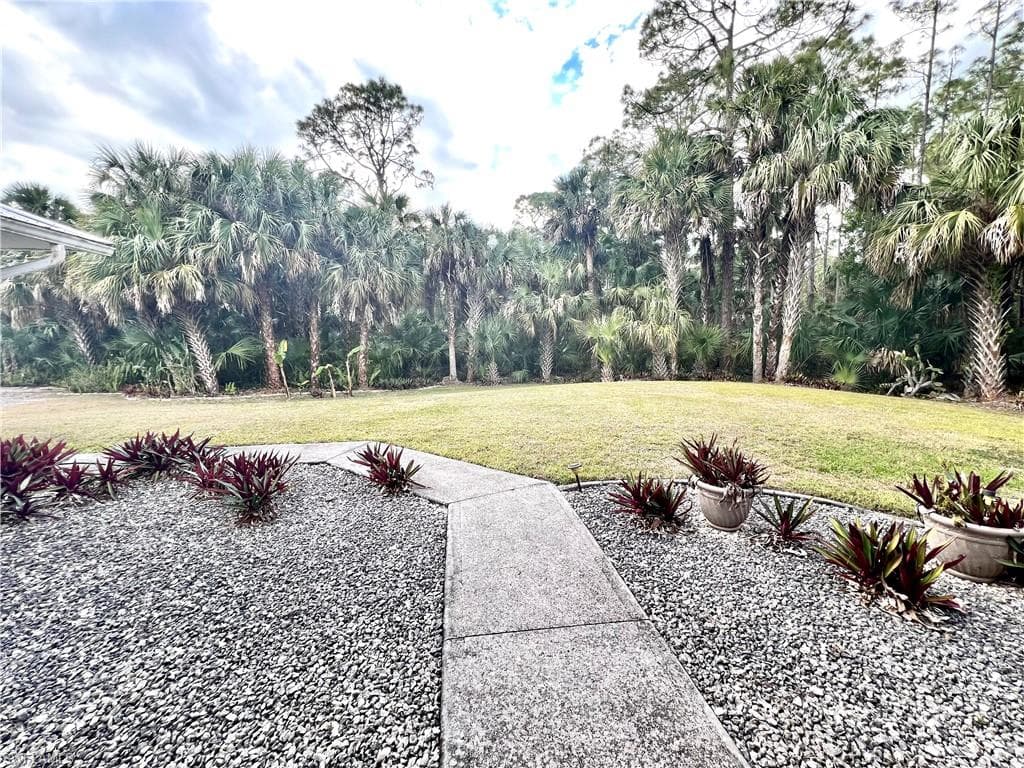 720 1st St NW, Naples, FL 34120-31