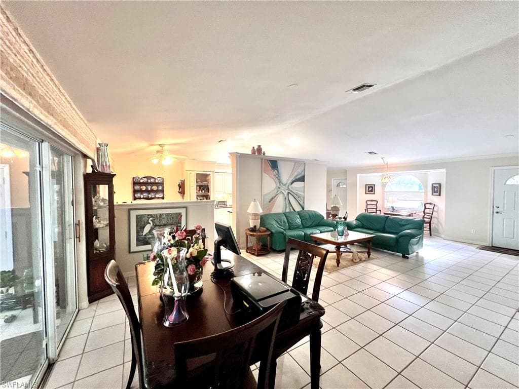 720 1st St NW, Naples, FL 34120-6
