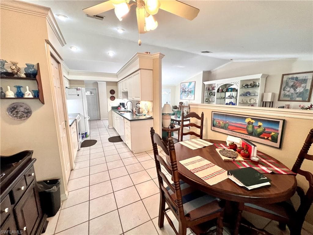 720 1st St NW, Naples, FL 34120-7