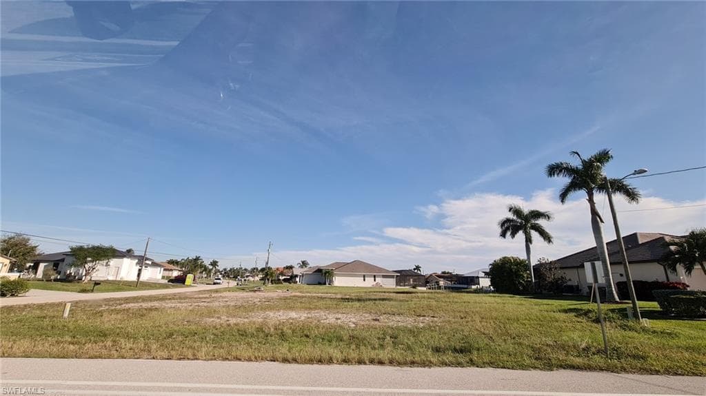 3803 Surfside Blvd, Cape Coral, FL 33914-9