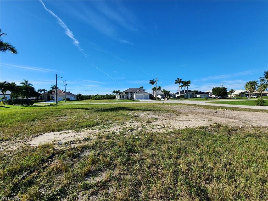 3803 Surfside Blvd, Cape Coral, FL 33914-5