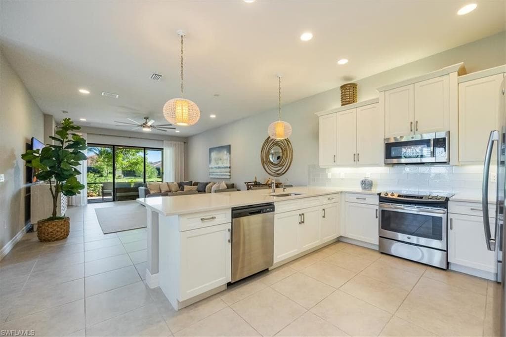 13429 Coronado Dr, Naples, FL 34109-10
