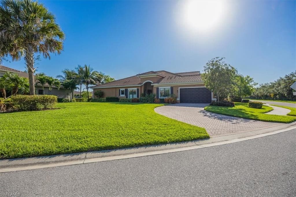 13429 Coronado Dr, Naples, FL 34109-3