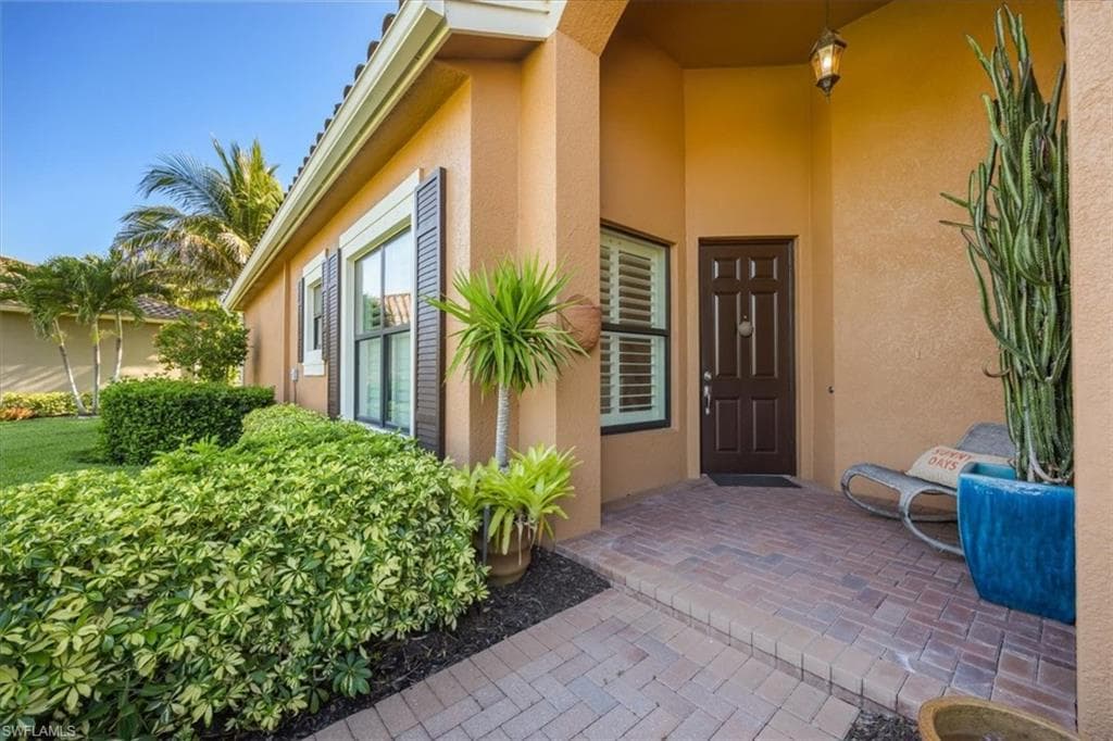 13429 Coronado Dr, Naples, FL 34109-5
