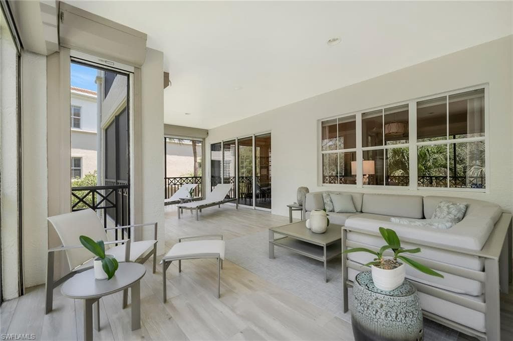 2839 Tiburon Blvd E 102, Naples, FL 34109-13