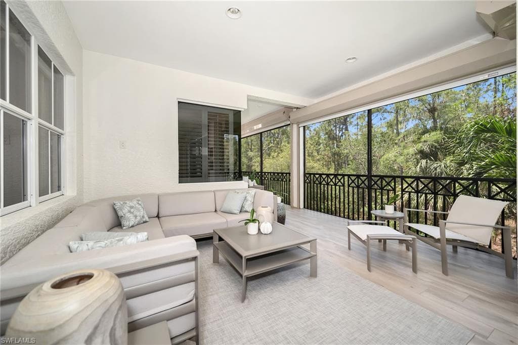 2839 Tiburon Blvd E 102, Naples, FL 34109-14