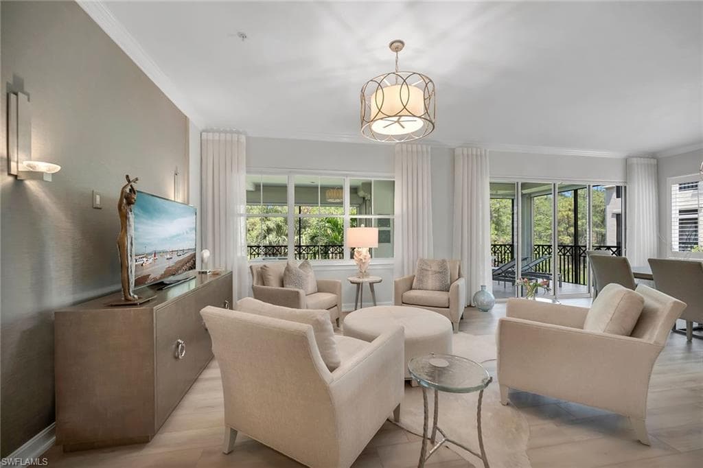 2839 Tiburon Blvd E 102, Naples, FL 34109-6