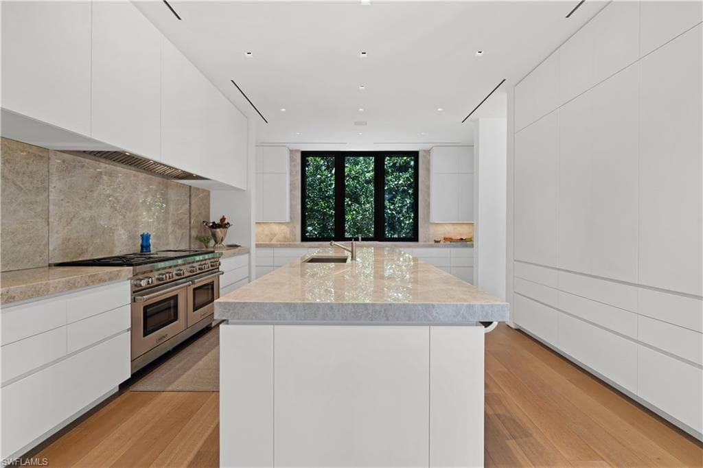 3655 Fort Charles Dr, Naples, FL 34102-13