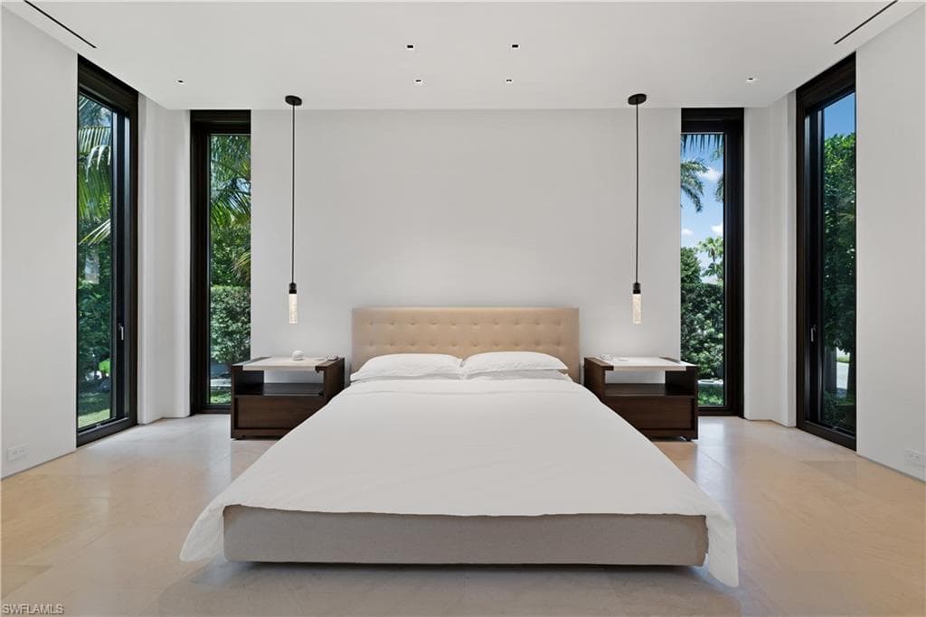 3655 Fort Charles Dr, Naples, FL 34102-16