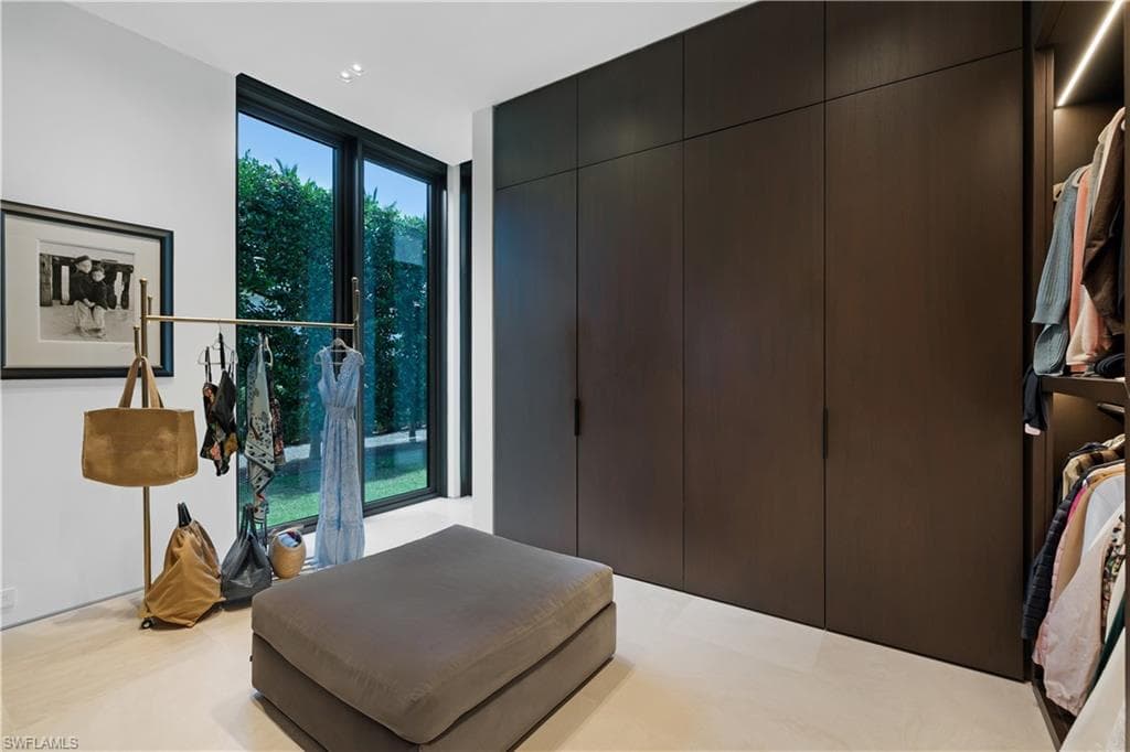 3655 Fort Charles Dr, Naples, FL 34102-25