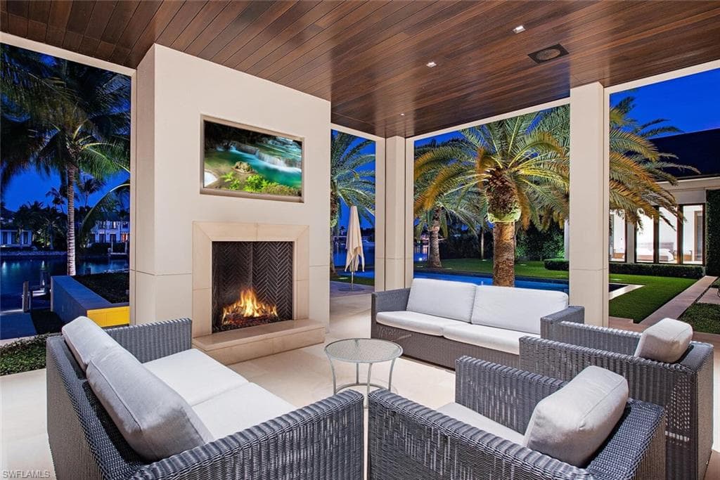 3655 Fort Charles Dr, Naples, FL 34102-36