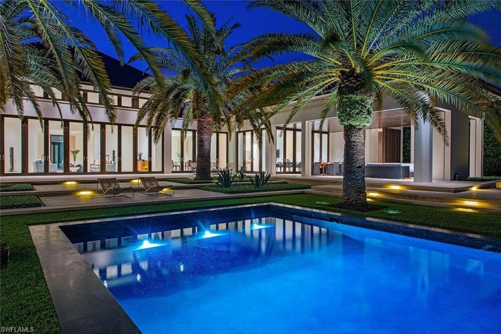 3655 Fort Charles Dr, Naples, FL 34102-2