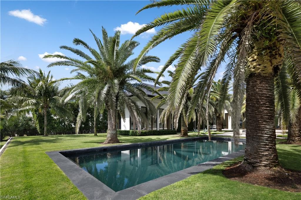 3655 Fort Charles Dr, Naples, FL 34102-39