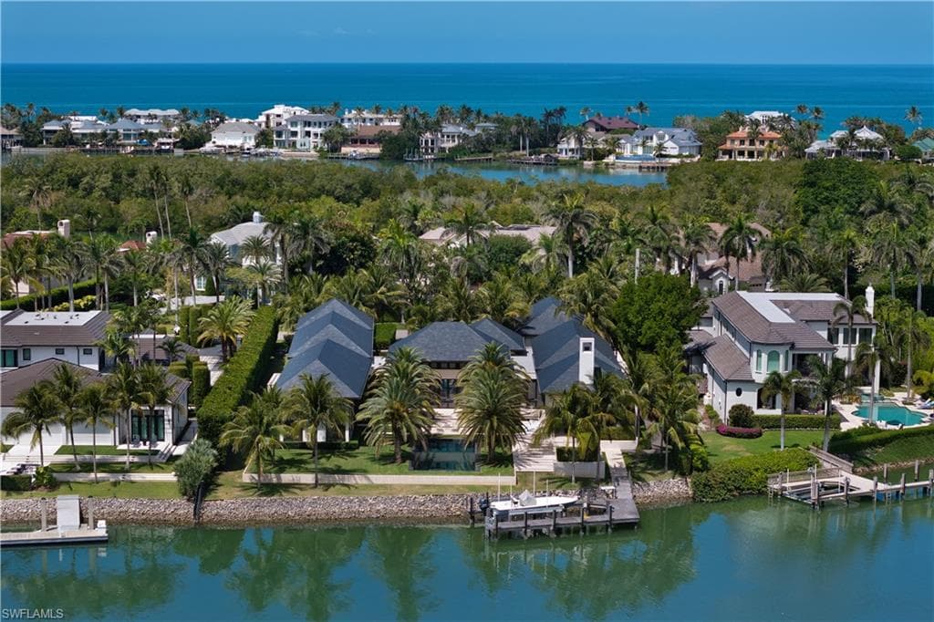 3655 Fort Charles Dr, Naples, FL 34102-45