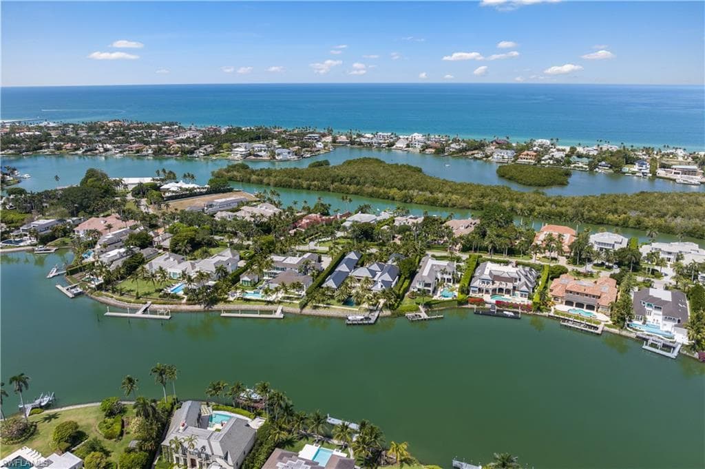 3655 Fort Charles Dr, Naples, FL 34102-46