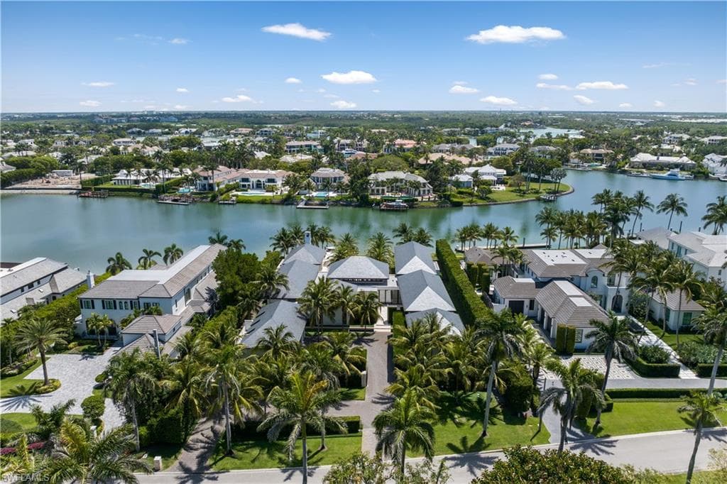 3655 Fort Charles Dr, Naples, FL 34102-3