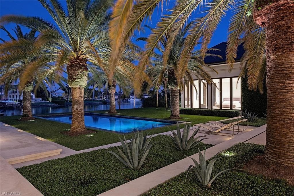 3655 Fort Charles Dr, Naples, FL 34102-49