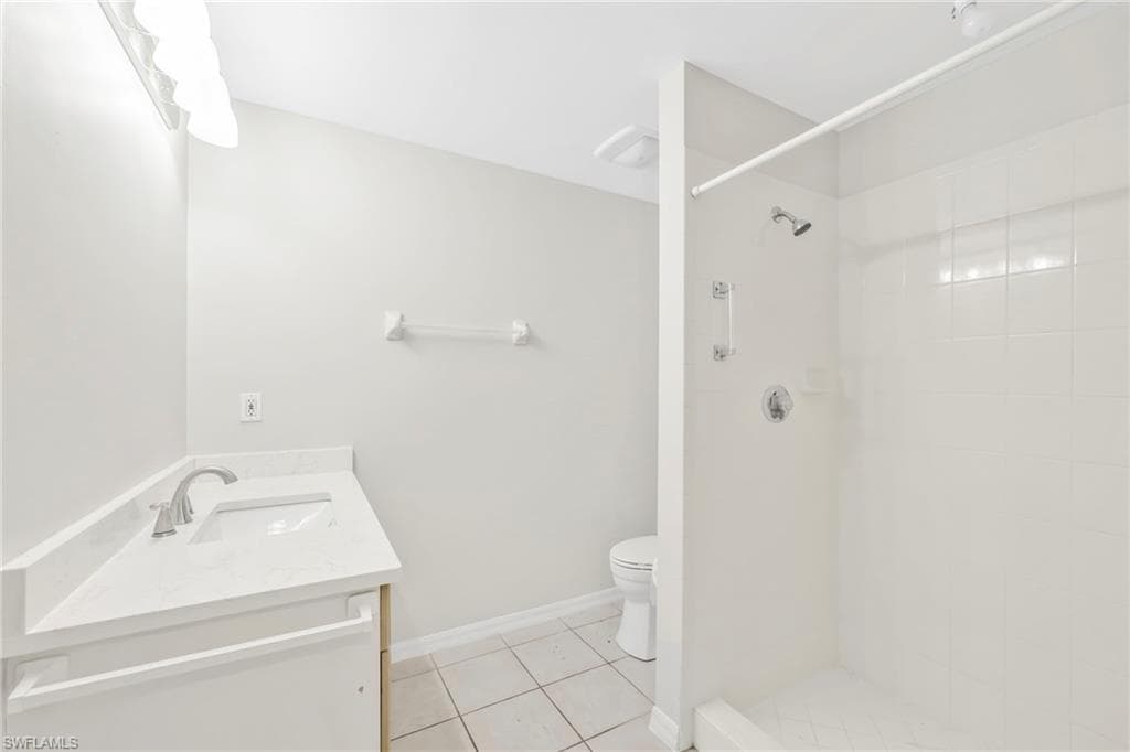 14819 Laguna Dr 403, Fort Myers, FL 33908-28