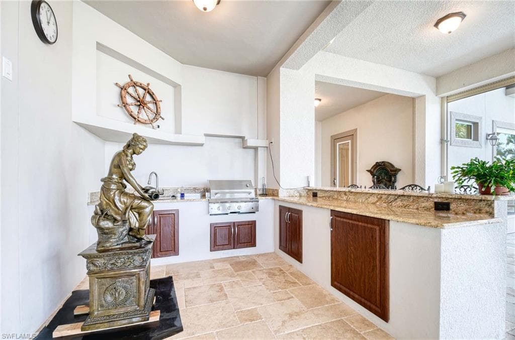 26 Dolphin Cir, Naples, FL 34113-16