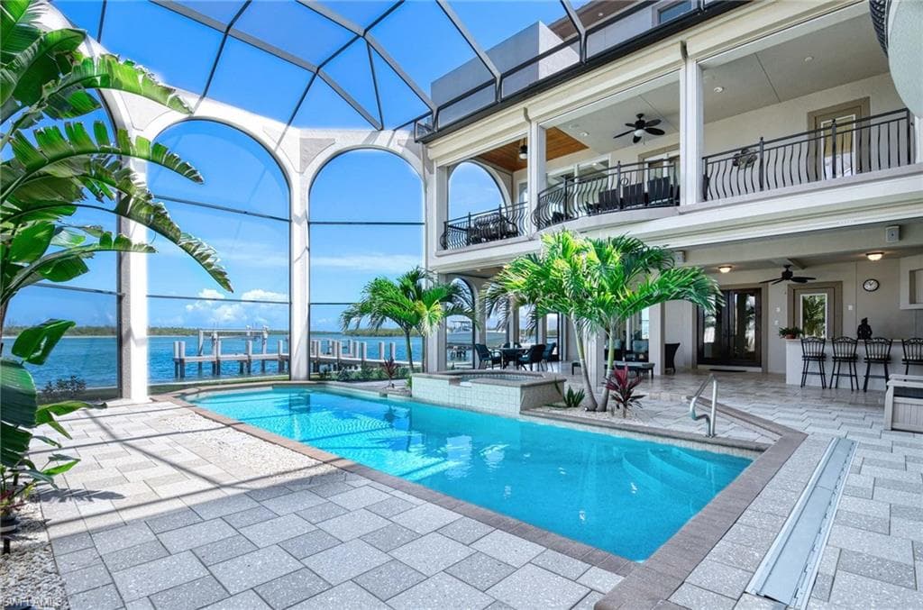26 Dolphin Cir, Naples, FL 34113-19